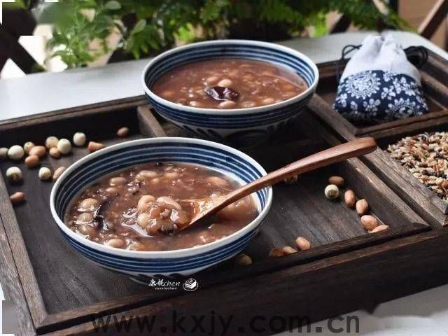 夏天我家常煮这粥,营养易消化,调养肠胃,宁心安神,整天精神好(图1) 夏天我家常煮这粥,营养易消化,调养肠胃,宁心安神,整天精神好(图1)