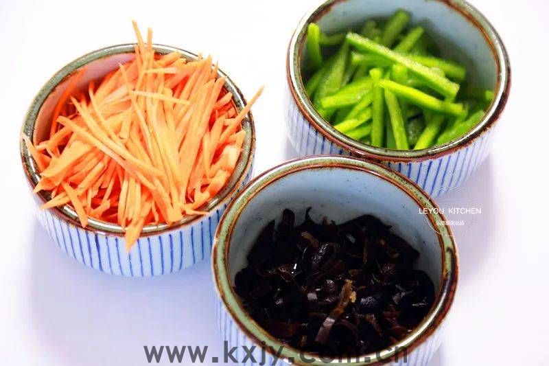 原创
            10分钟做道菜！随便一炒，就多吃一碗饭，比肉菜还香(图5)