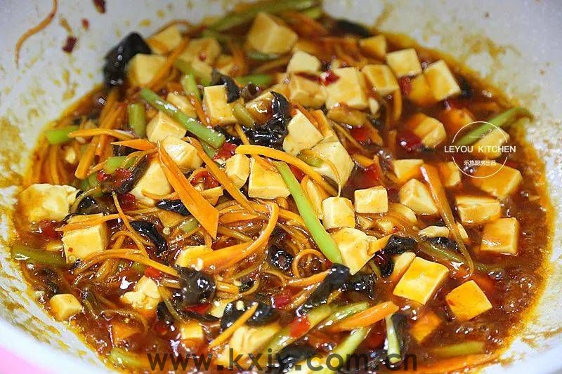 原创
            10分钟做道菜！随便一炒，就多吃一碗饭，比肉菜还香(图9)