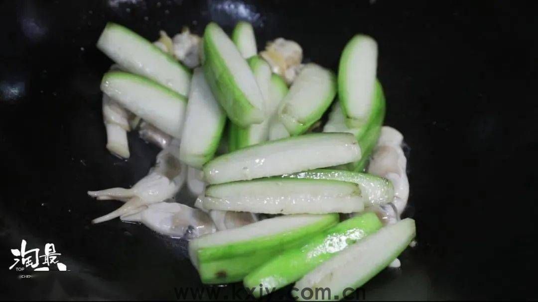 你还在用丝瓜炒蛋?换个搭配鲜出新高度(图23) 你还在用丝瓜炒蛋?换个搭配鲜出新高度(图23)