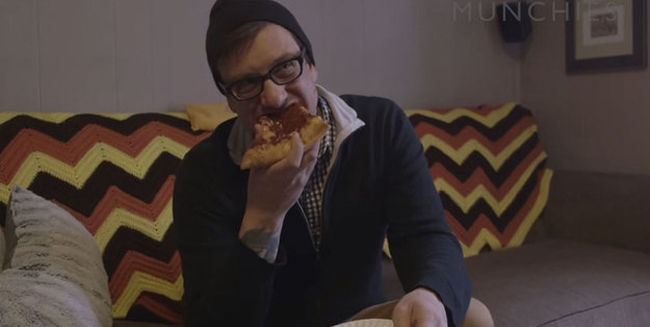 老外大叔25年每天吃披萨,吃喜爱的食物死亡也很幸福(图4) 老外大叔25年每天吃披萨,吃喜爱的食物死亡也很幸福--置顶表情