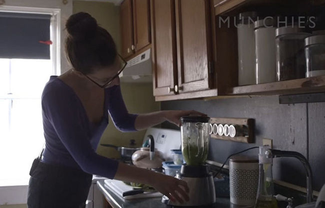 老外大叔25年每天吃披萨,吃喜爱的食物死亡也很幸福(图5) 老外大叔25年每天吃披萨,吃喜爱的食物死亡也很幸福--置顶表情