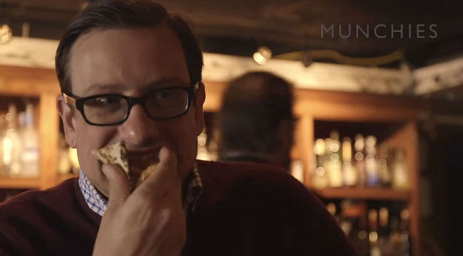 老外大叔25年每天吃披萨,吃喜爱的食物死亡也很幸福(图6) 老外大叔25年每天吃披萨,吃喜爱的食物死亡也很幸福--置顶表情